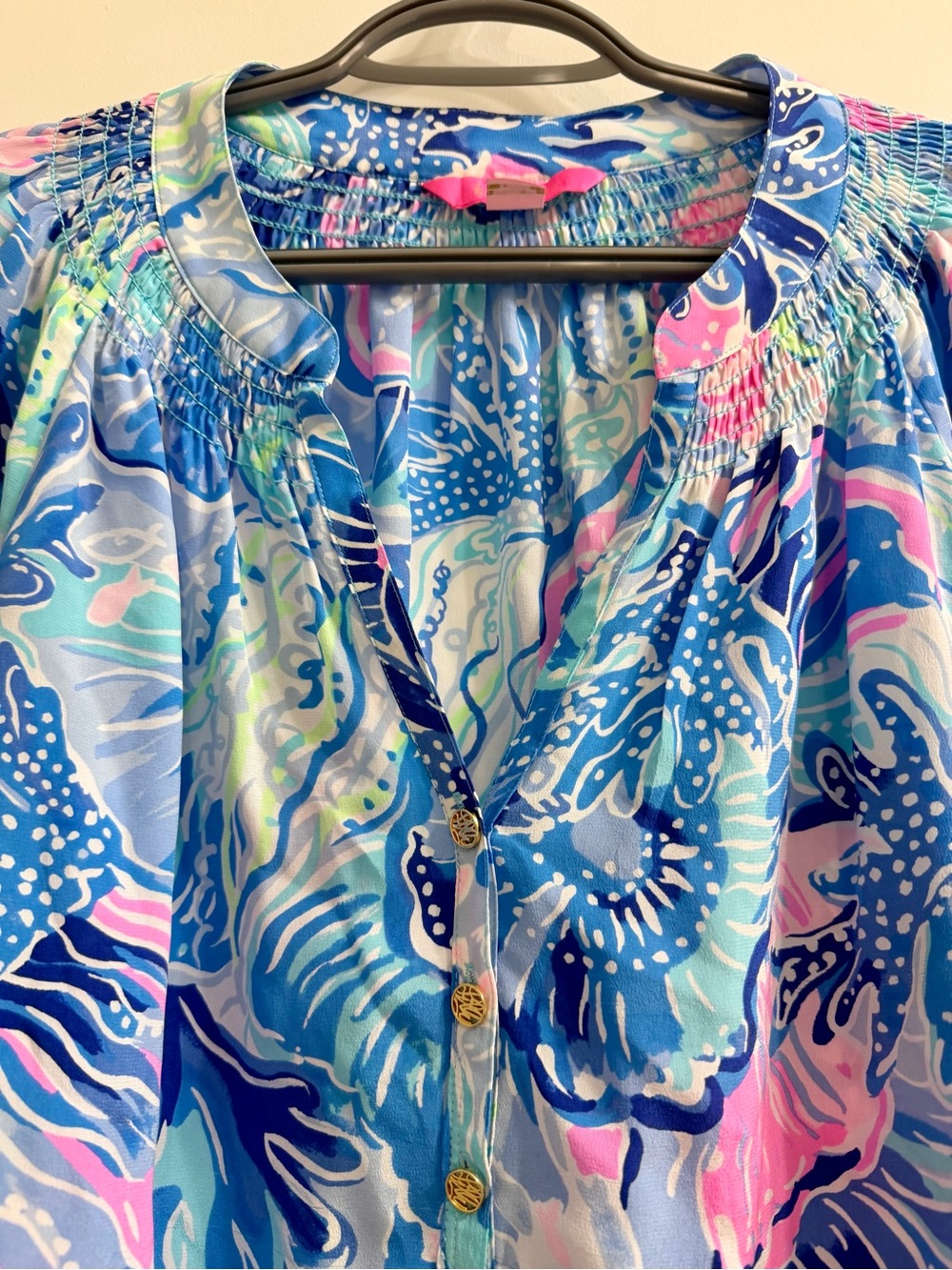 Lilly Pulitzer 100% Silk Sz L Blue and Pink Printed Smocked Top